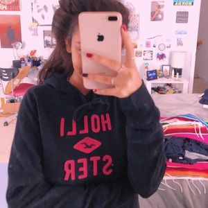black hollister hoodie 🖤💗